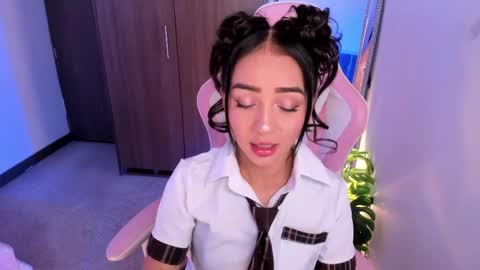 Snapshot of miaa_06 chatting on 05.15.26 mia nicolle online show from 05.15.26