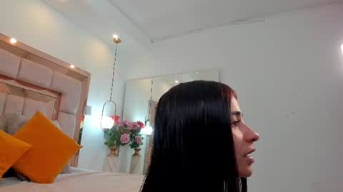 Snapshot of miaa_diamondd1 chatting on 06.13.26 Mia online show from 06.13.26