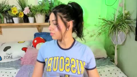 Snapshot of miaa_rose__ chatting on 10.21.25 Miaa online show from 10.21.25