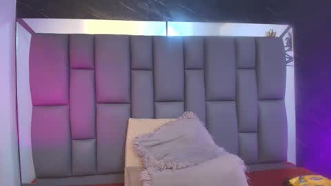 Mia online show from 02.21.26