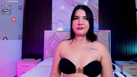 Miaa Farrel online show from 09.11.25