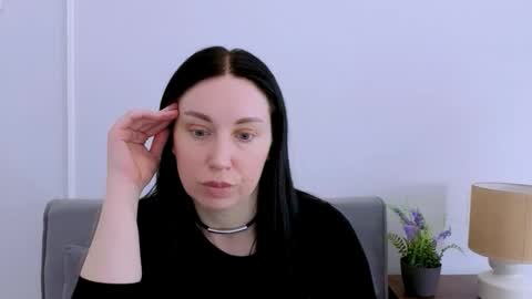 Mia online show from 04.03.26