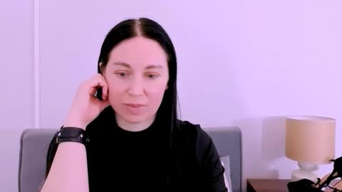 Mia online show from 04.13.26