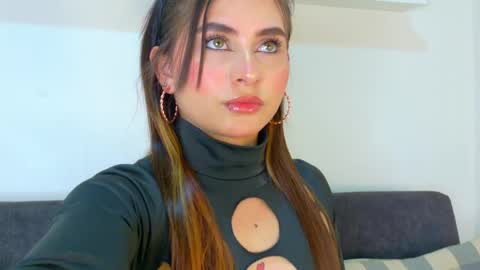 miaanderson__ online show from 05.10.26