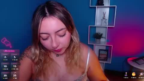 Snapshot of miaawild chatting on 12.09.24 Andrea online show from 12.09.24