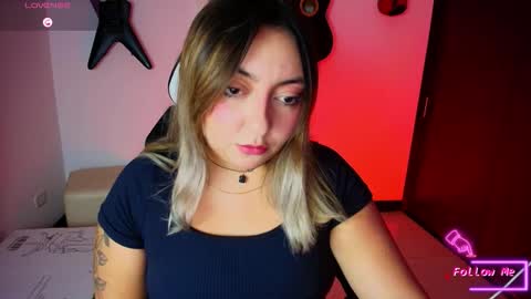 Snapshot of miaawild chatting on 11.14.25 Andrea online show from 11.14.25