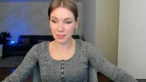 Snapshot of miababy14 chatting on 05.11.26 Mia online show from 05.11.26