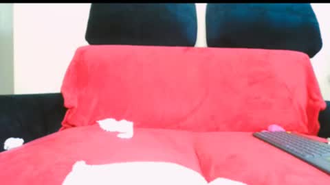 Snapshot of miabeautyxxx chatting on 02.24.25 miabeautyxxx online show from 02.24.25