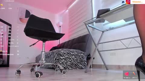 Mia Belier  online show from 01.20.25