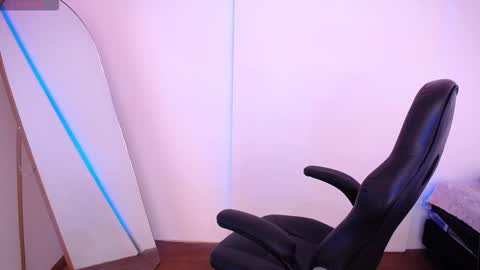 Snapshot of miablum_ chatting on 02.03.26 Mia Blum online show from 02.03.26