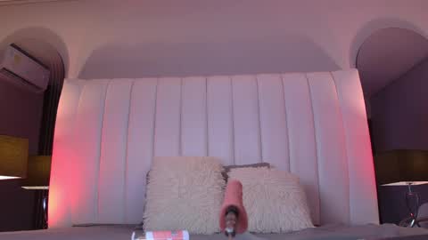Mia Camille online show from 05.06.26