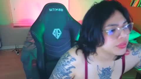 Mia online show from 12.25.24