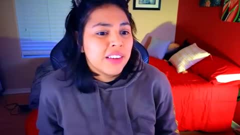 Mia online show from 01.08.25