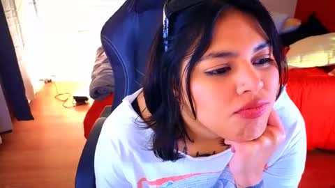 Mia online show from 01.08.25