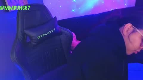 Mia online show from 09.25.25