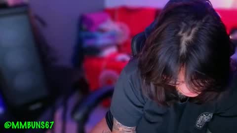 Mia online show from 11.22.25