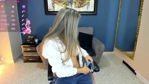 MiaCarper online show from 02.17.25