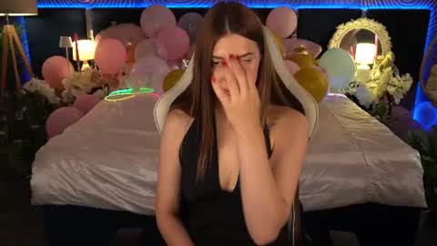 Mia online show from 07.04.26