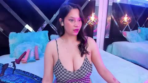 Mia online show from 03.28.26