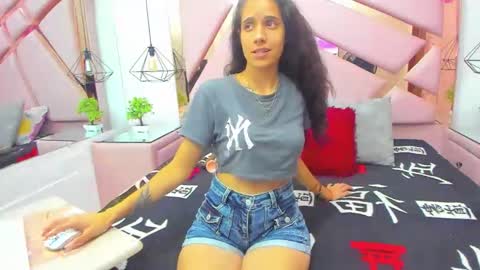 MiaCours online show from 12.18.25