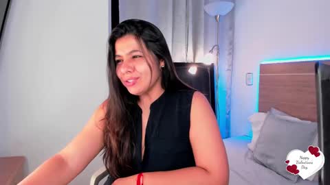 IG Yojanagomez  online show from 02.16.25