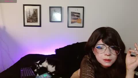Snapshot of miadavisxx chatting on 06.16.26 Mia david online show from 06.16.26