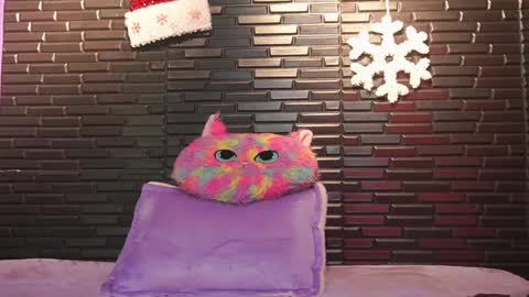 Snapshot of miadimota chatting on 12.07.24 Mia online show from 12.07.24