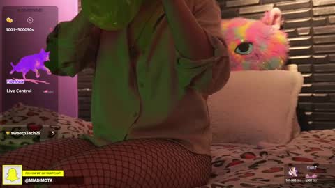 Snapshot of miadimota chatting on 12.14.24 Mia online show from 12.14.24