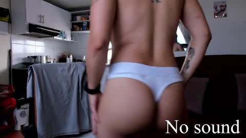 Snapshot of miadimota chatting on 01.16.25 Mia online show from 01.16.25