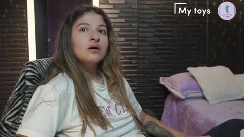 Snapshot of miadimota chatting on 02.14.25 Mia online show from 02.14.25