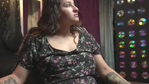 Snapshot of miadimota chatting on 10.25.25 Mia online show from 10.25.25