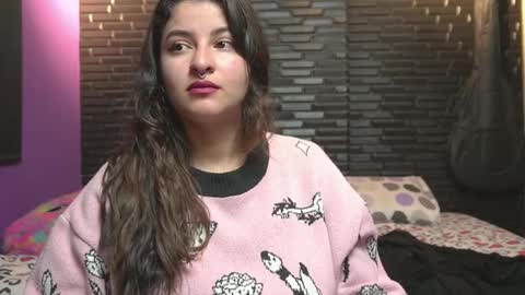 Snapshot of miadimota chatting on 11.04.25 Mia online show from 11.04.25