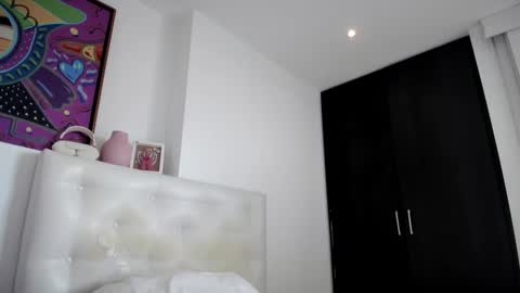 Mia online show from 09.08.25