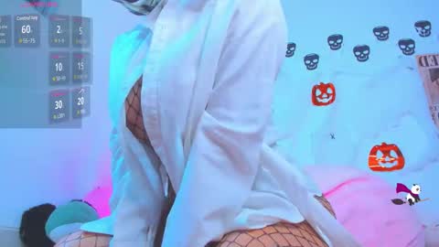 Mia Engels  online show from 10.20.25