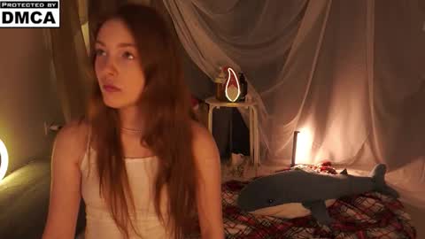 Snapshot of miafleur chatting on 11.23.25 Mia online show from 11.23.25