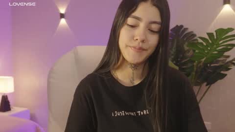 Mia Gomez online show from 11.03.25