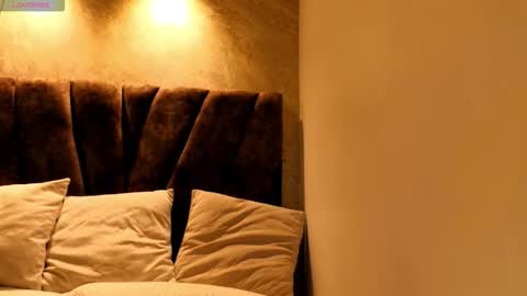 Snapshot of miagomezx chatting on 02.21.26 miagomezx online show from 02.21.26