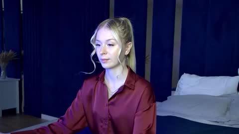 Mia online show from 09.18.25