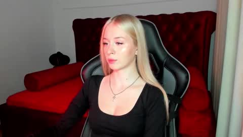 Mia online show from 10.06.25