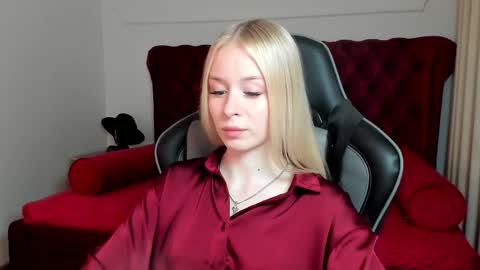 Mia online show from 10.20.25