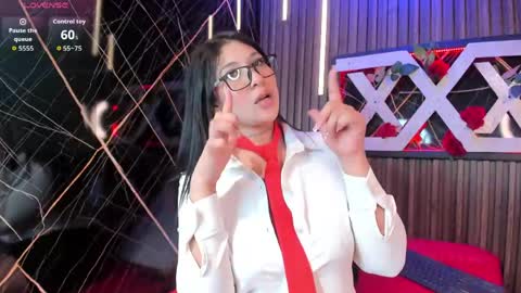 Snapshot of miah_palacio chatting on 05.29.26 MIAH PALACIO online show from 05.29.26