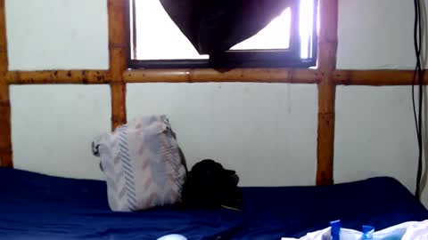 Mia  Sam online show from 10.29.25