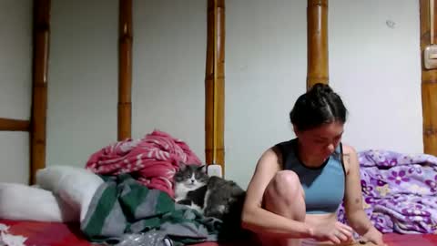 Snapshot of miahells chatting on 03.28.26 Mia Sam online show from 03.28.26