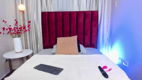 Snapshot of miahertz chatting on 10.22.25 miahertz online show from 10.22.25