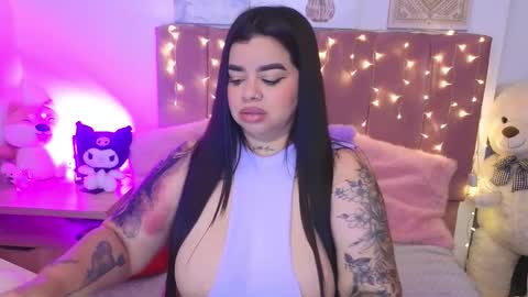 Snapshot of miahjoness chatting on 03.12.26 Miah Joness online show from 03.12.26