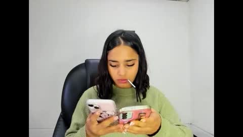 Snapshot of miahsex69 chatting on 11.19.25 miahsex69 online show from 11.19.25