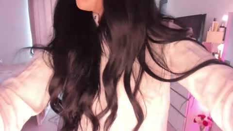 Mia online show from 03.10.25