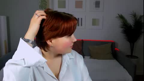 Snapshot of mialacrice chatting on 05.30.26 mialacrice online show from 05.30.26