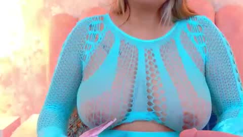 Mia online show from 04.22.26