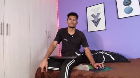 Mia online show from 02.07.25